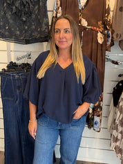 Saga V-ringad topp med ballong arm Navy