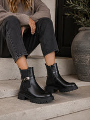 Ursula Boots med spänne Svart