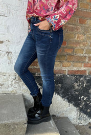 Leoni- Jeans JW2505 - Mörktvätt - Nyhet