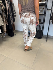 Yvonne Magiska byxor Flower Taupe