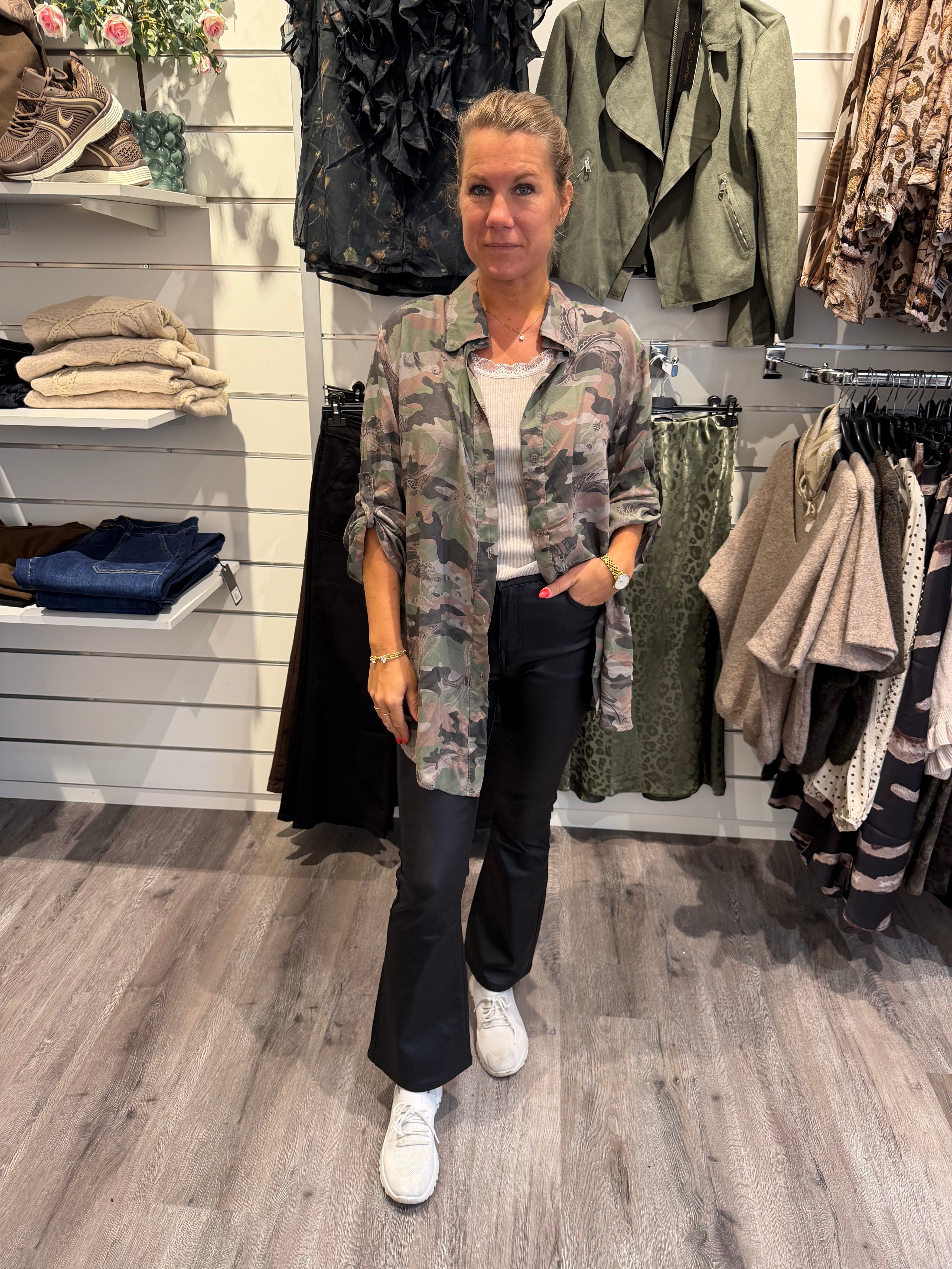 Oliva Skjorta Camo Beige