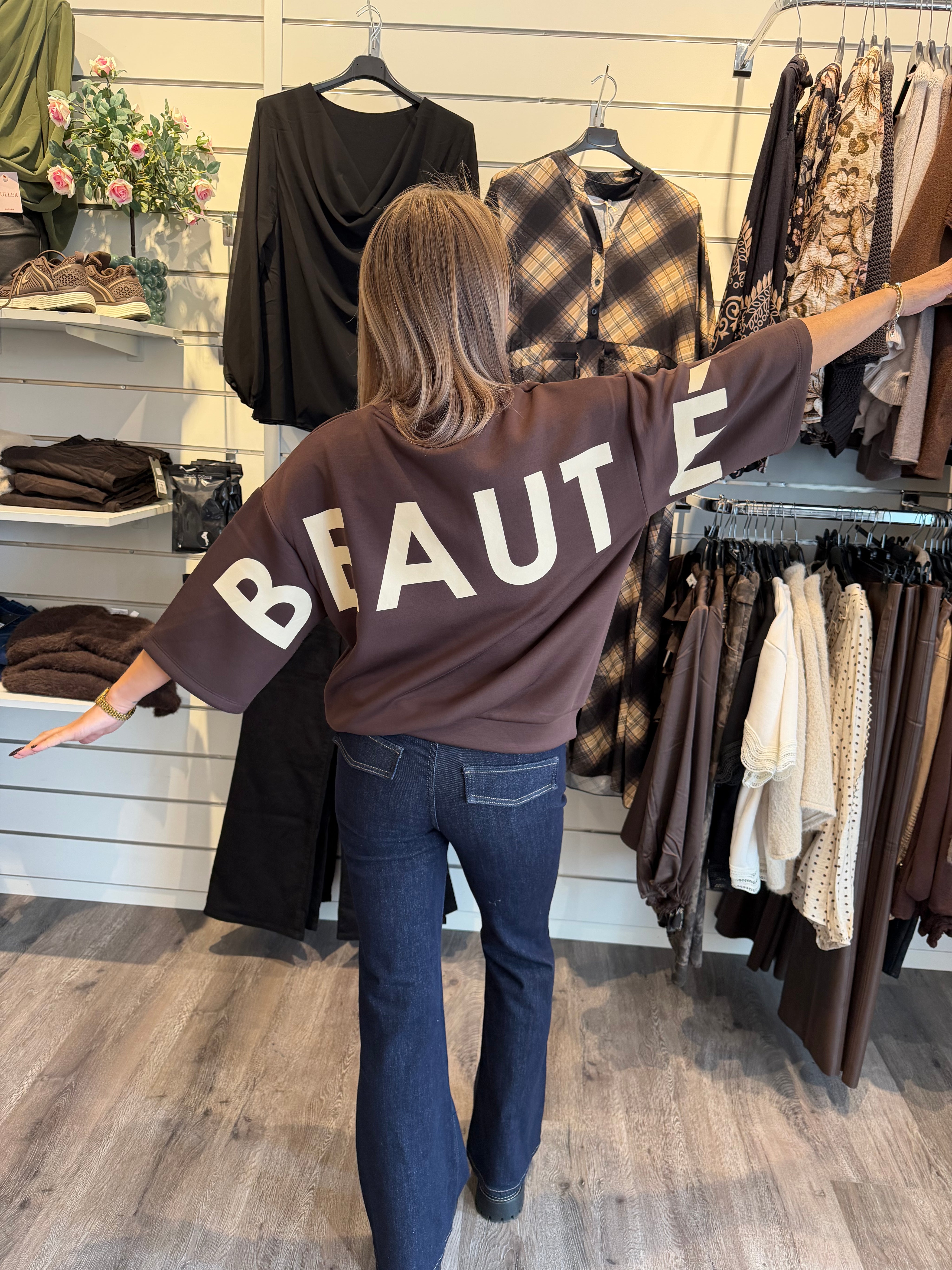 JannySC Sweater Chocolate