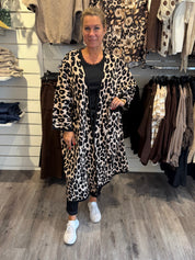 Marika lång stickad kofta Leopard