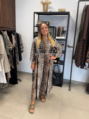 Claudia maxiklänning animalprint Svart
