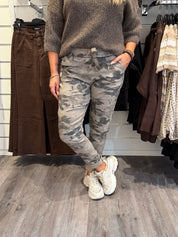 Solveig- Magiska byxor Camo Taupe