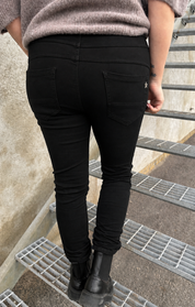 Magda - Jeans med Knyt & dragkedja Svart