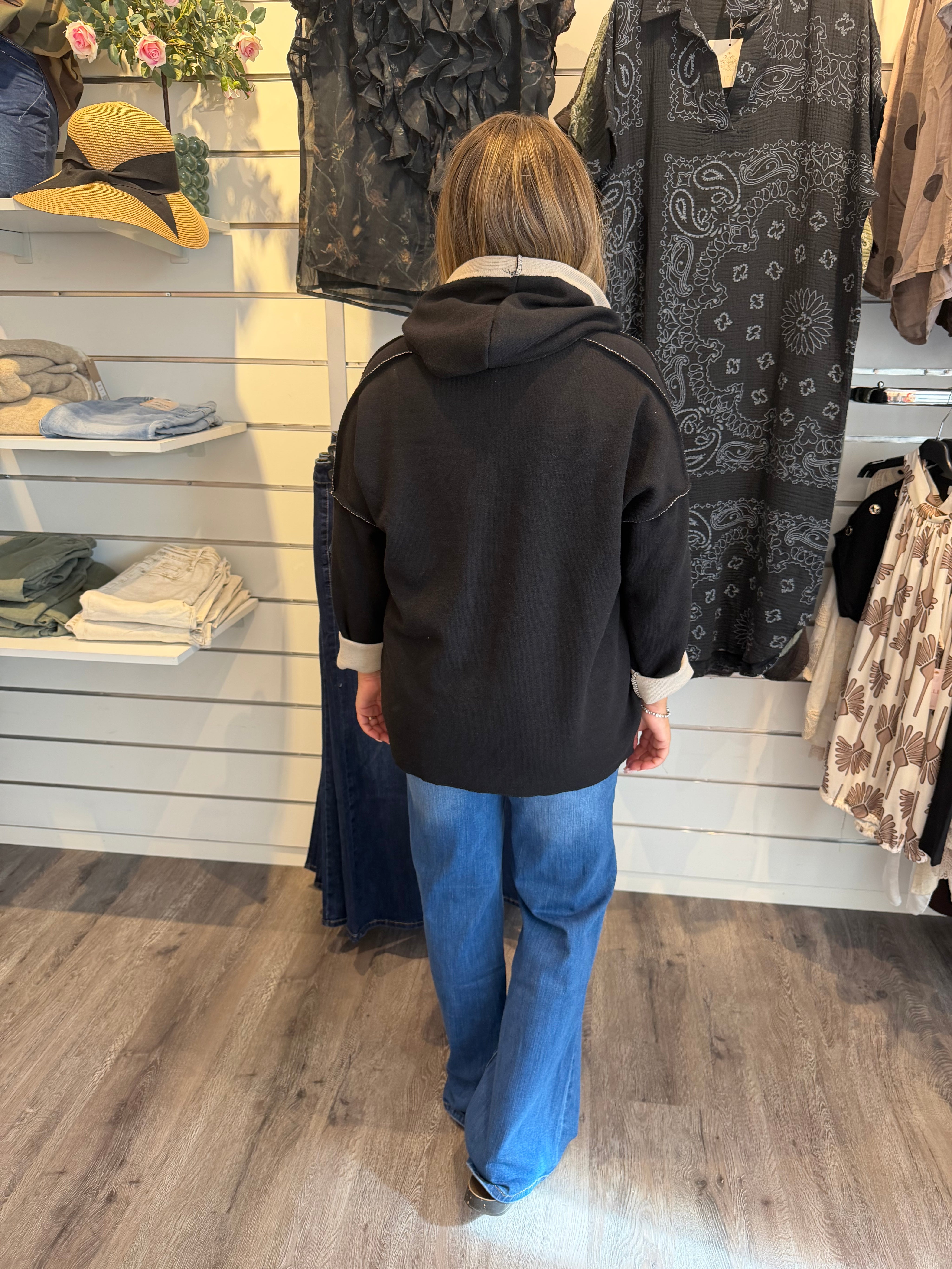 Jenny- Tröja med luva Svart