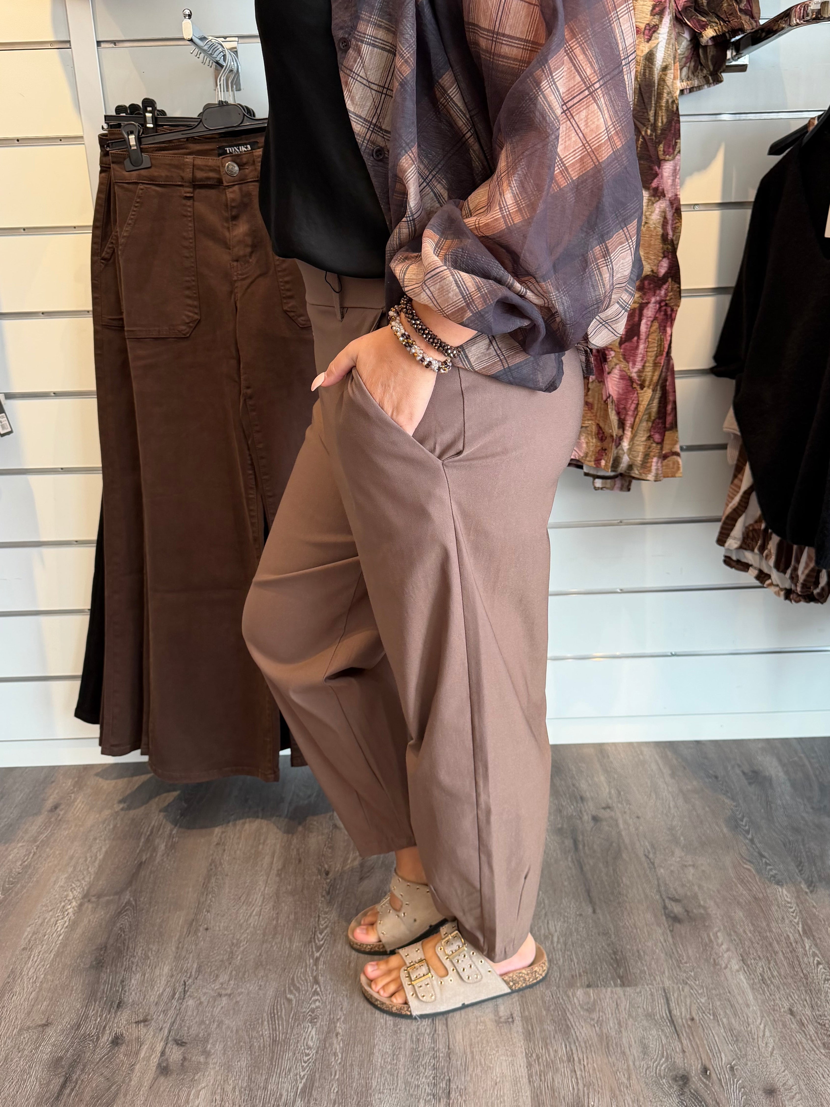 BCBeverly barrel Byxa Taupe
