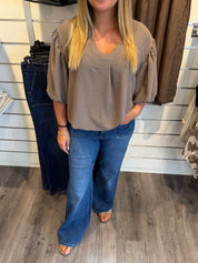 Saga V-ringad topp med ballong arm Taupe