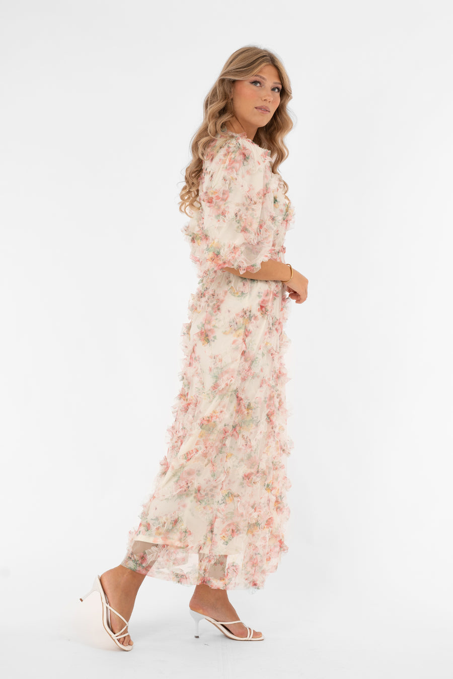 Alvah-blommig-klanning-creme-rosa-4.jpg