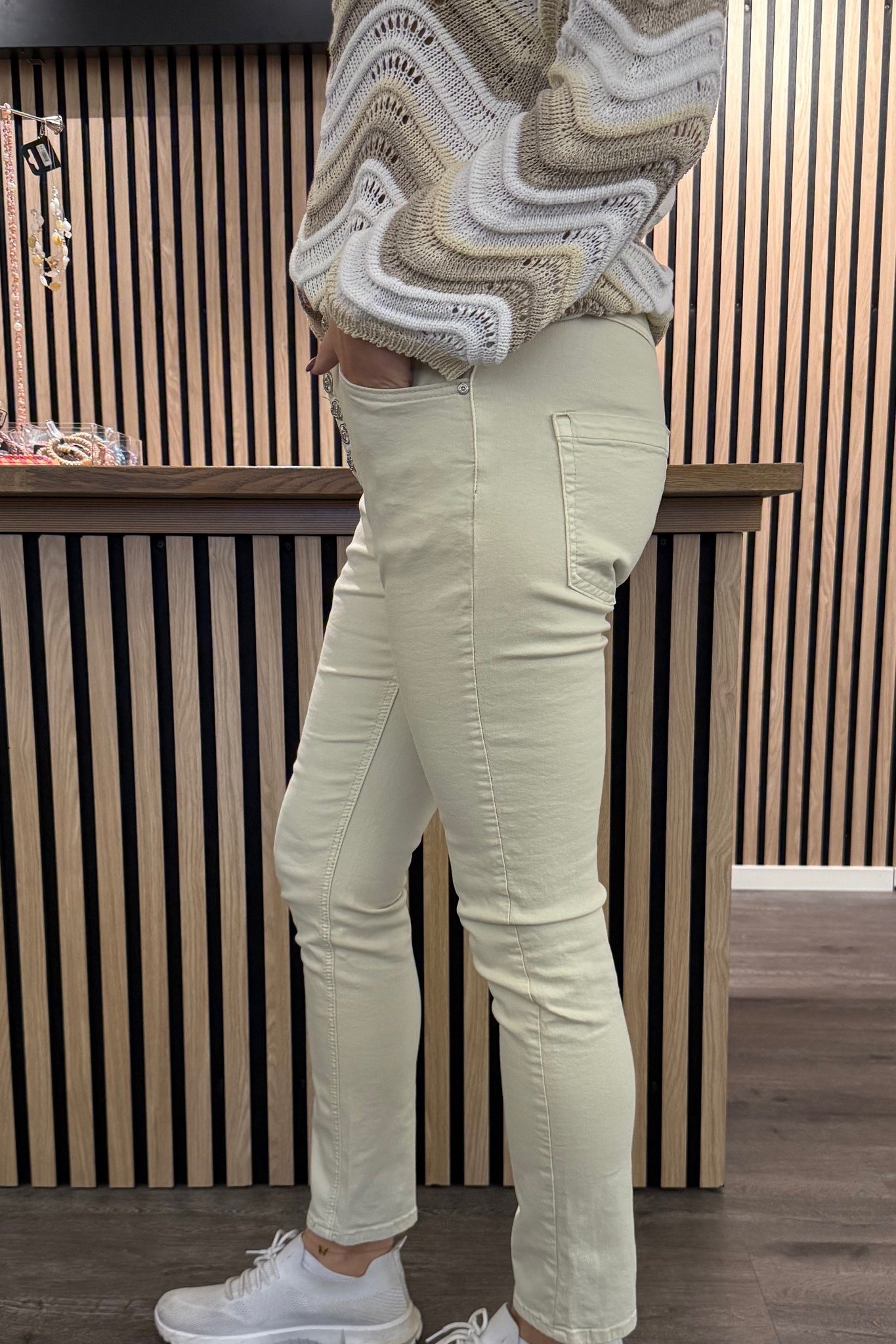 Anciibeige3_0fda8edd-6979-44b6-a501-12bdd4718a1d.jpg