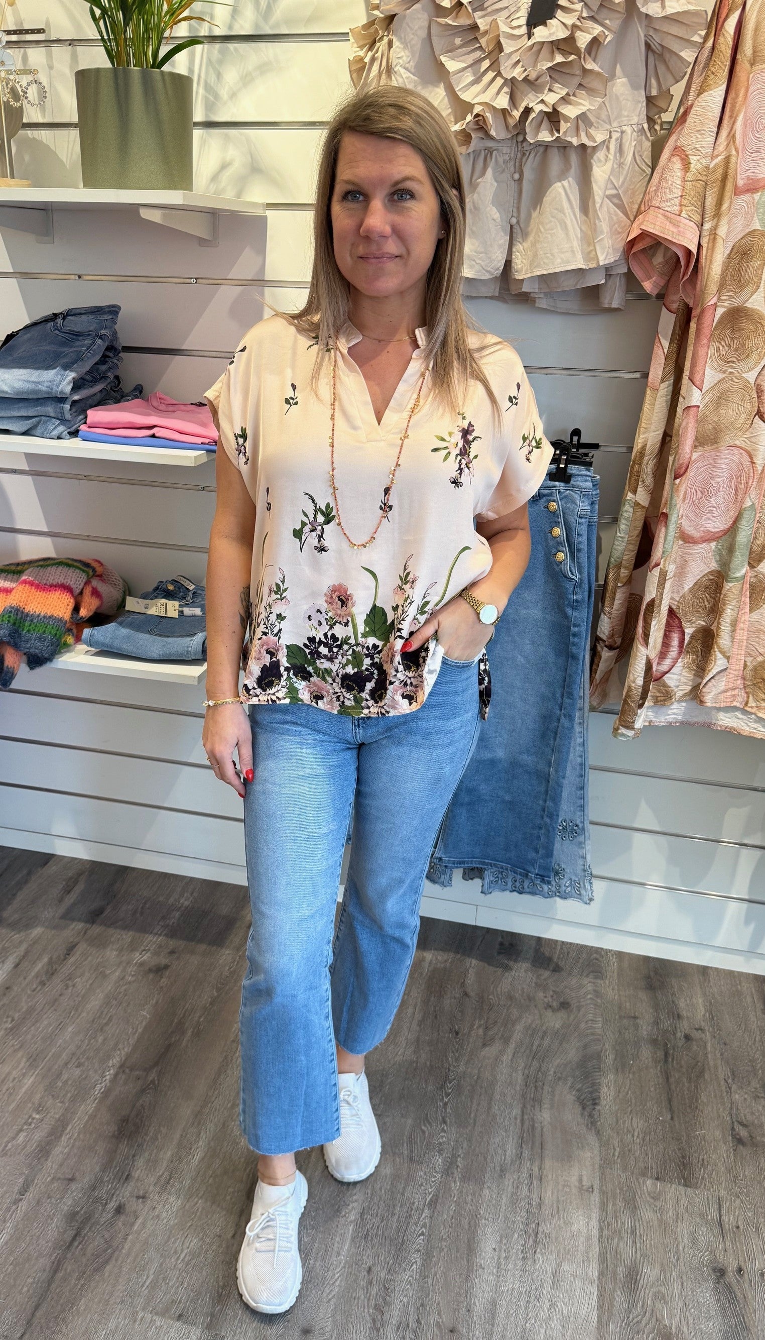BCBeatrix  Blus  Flower Creme