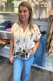 BCBeatrix  Blus  Flower Creme