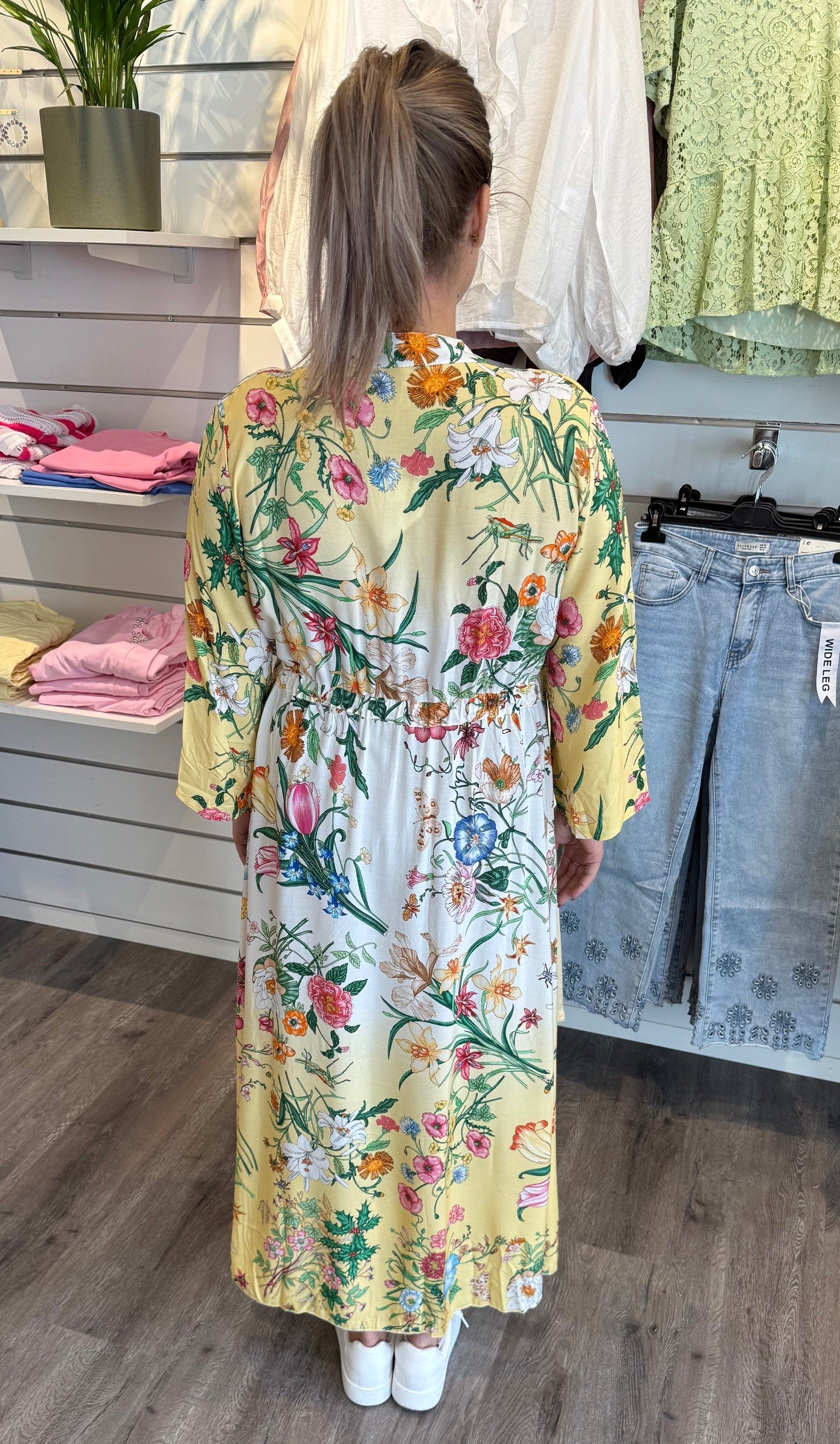 Bettan- Klänning - Blommor- Gul