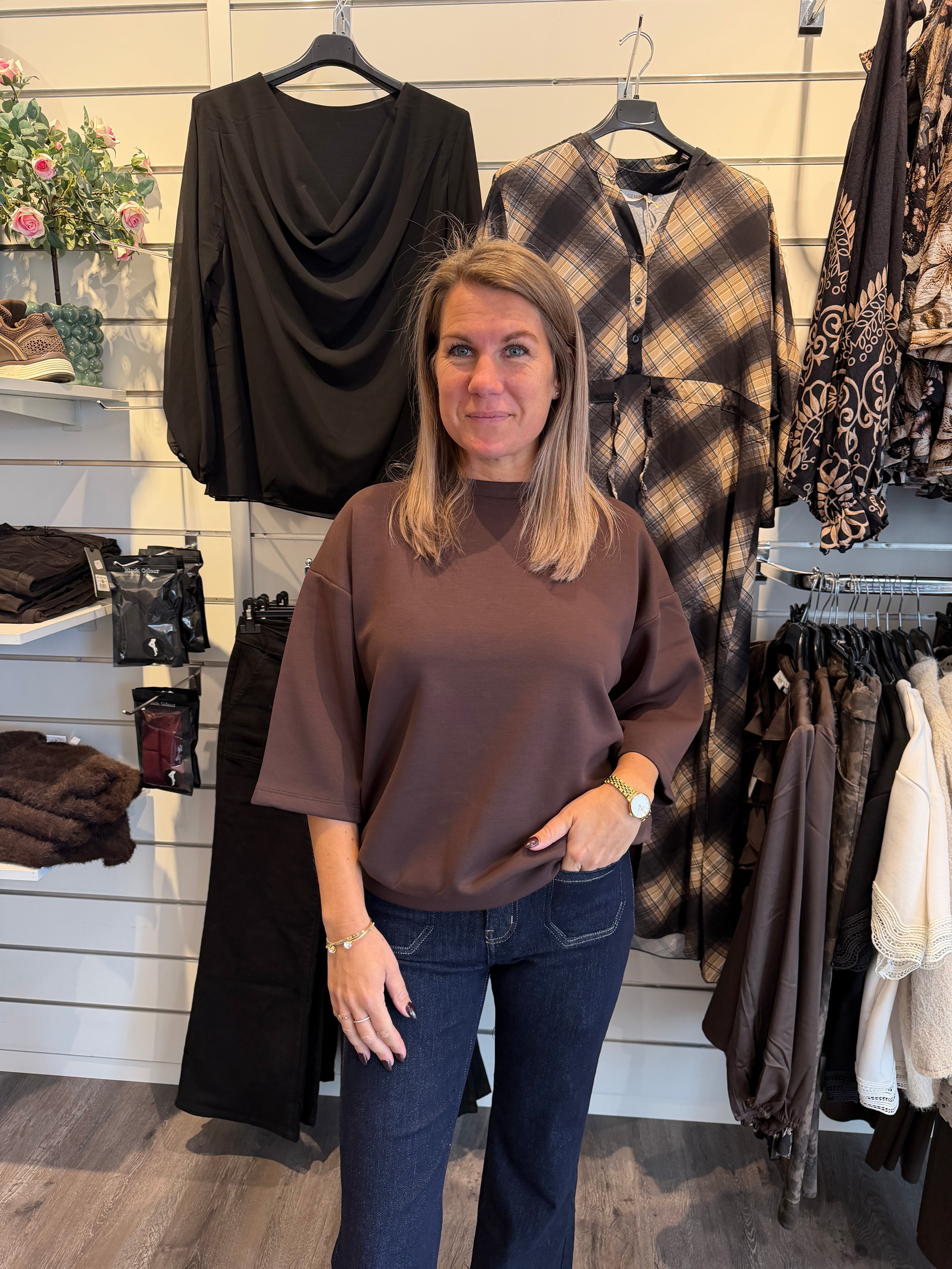 JannySC Sweater Chocolate