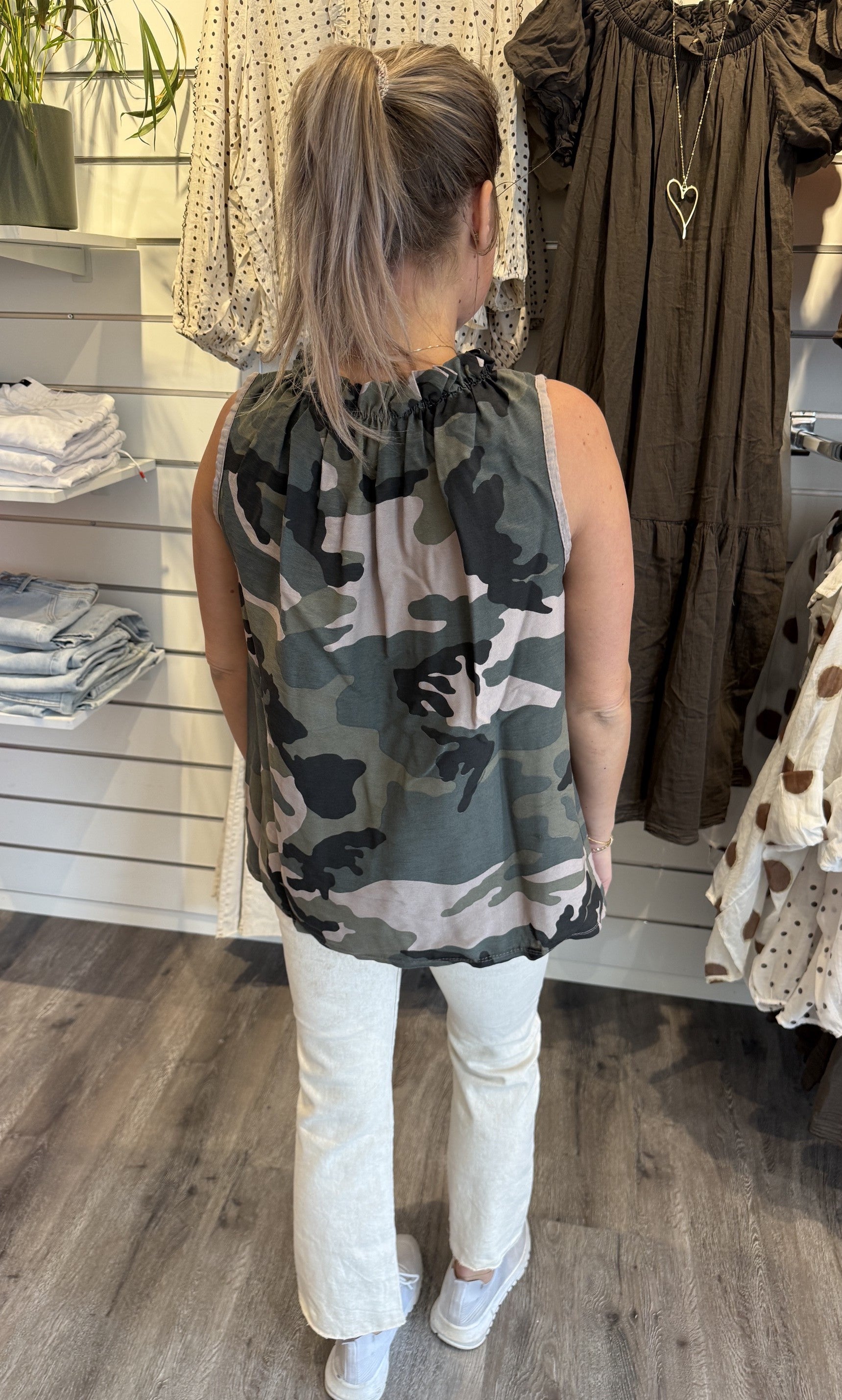 Lucina Topp Camo