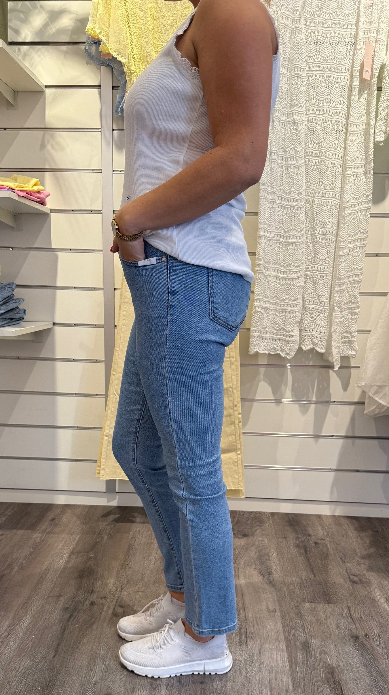 Carina - Jeans - Raka - Ljusdenim