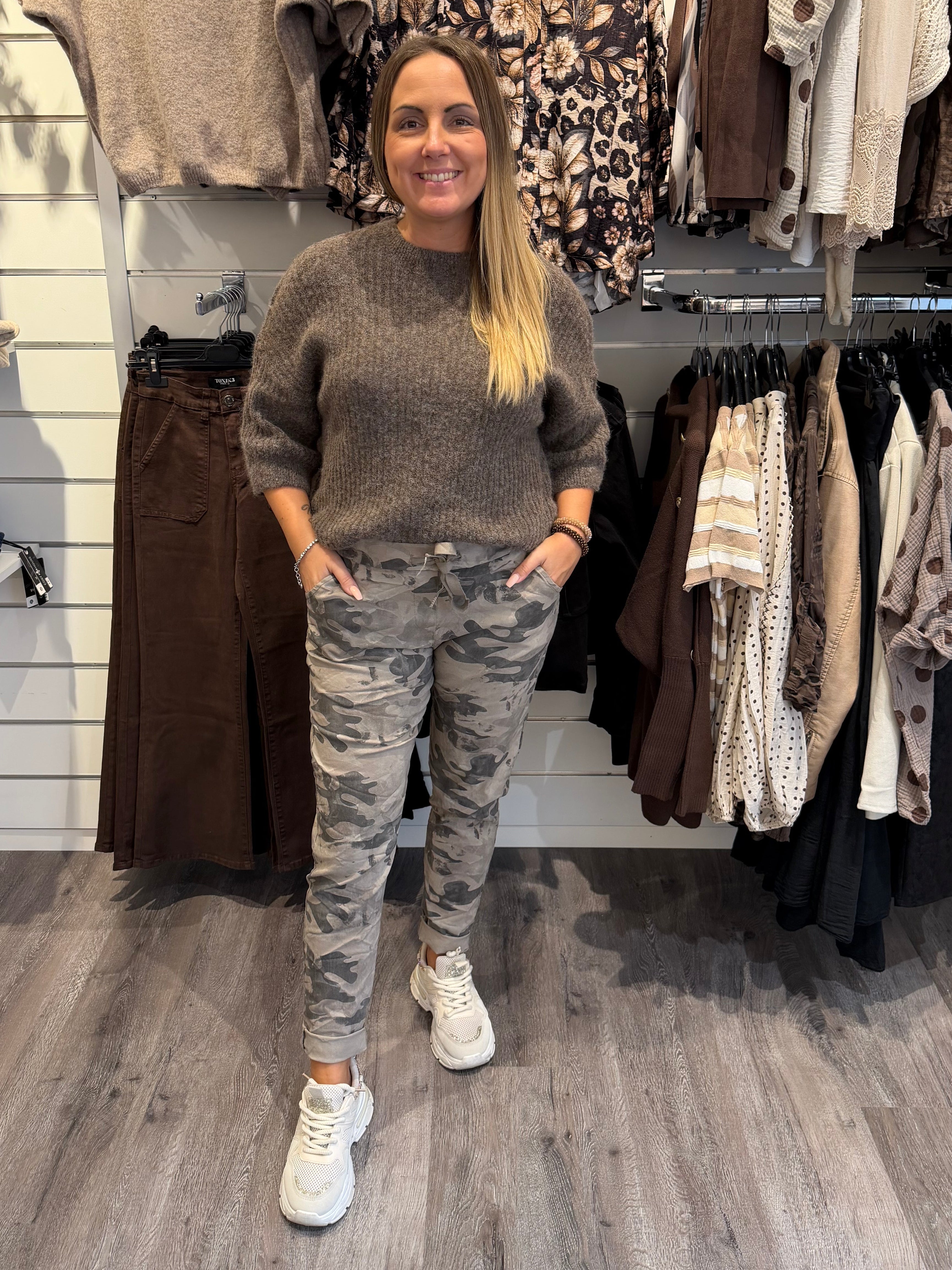 Solveig- Magiska byxor Camo Taupe