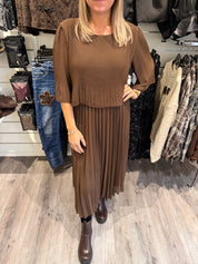 Amanda Klänning Plisserad Choco