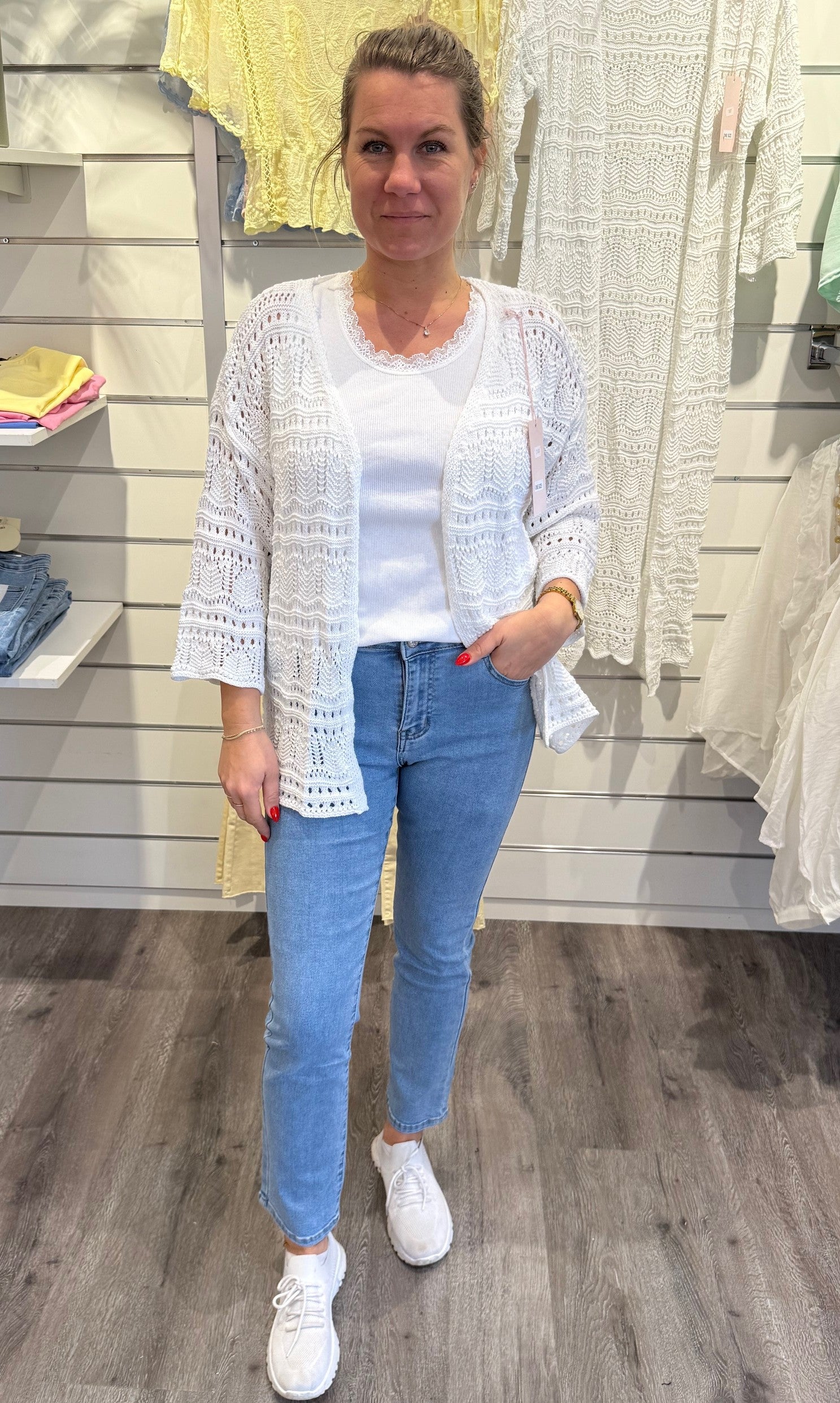 Hailey - Kort virkad Kofta - Vit