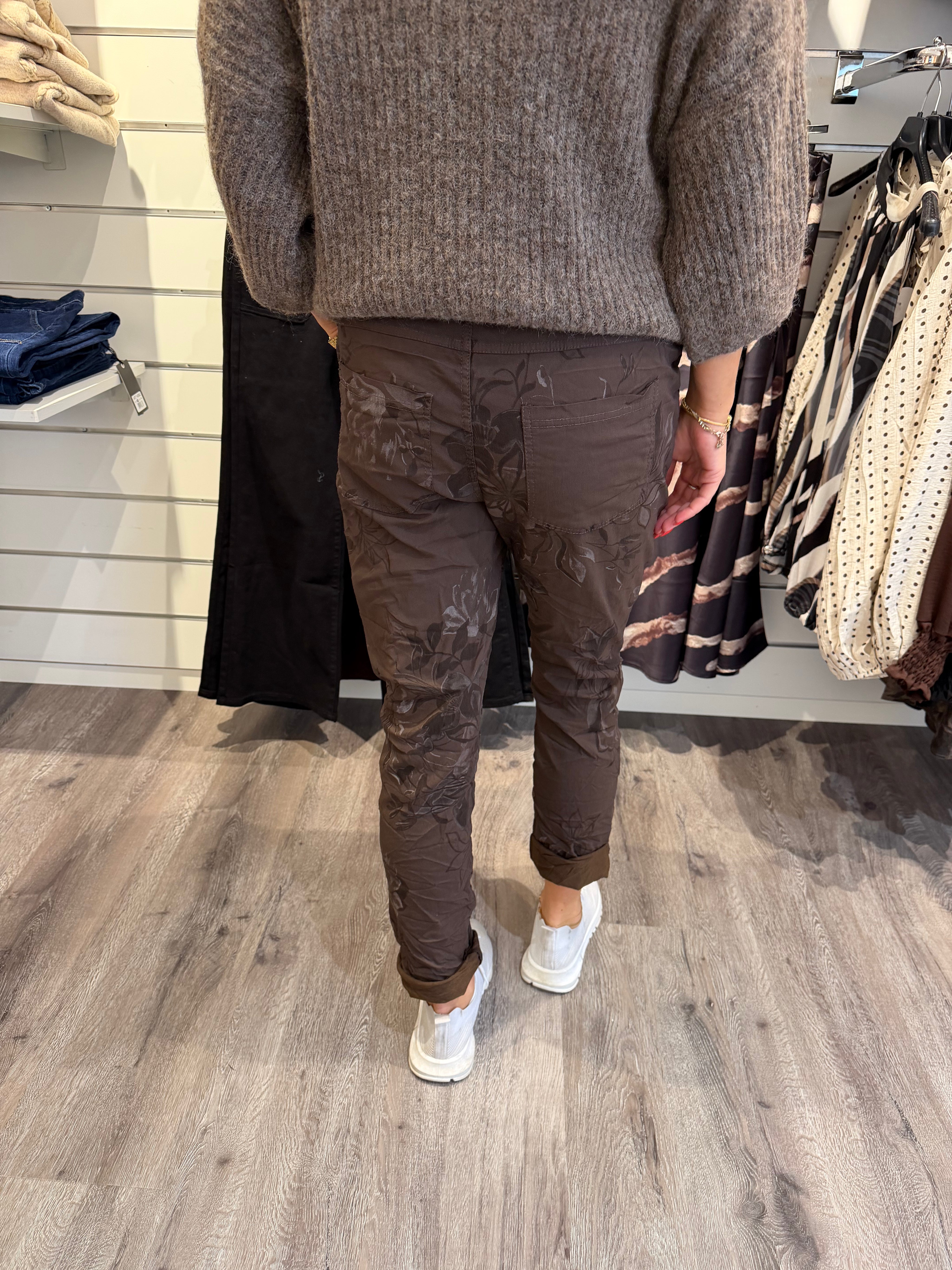 Solveig- Magiska byxor Flower Choco