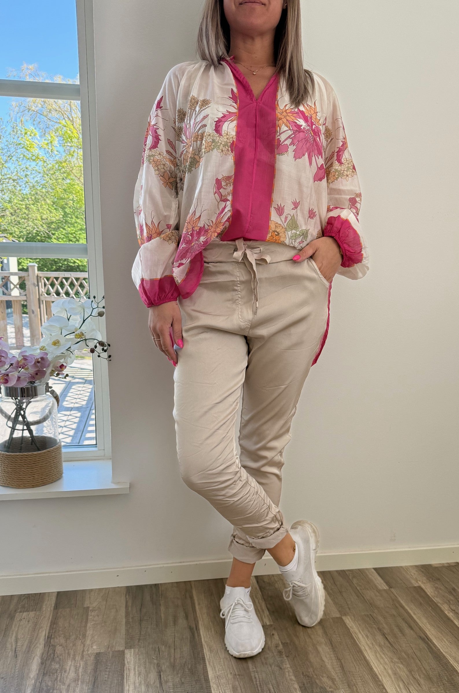 Ilma Glansiga Magiska Byxor Beige
