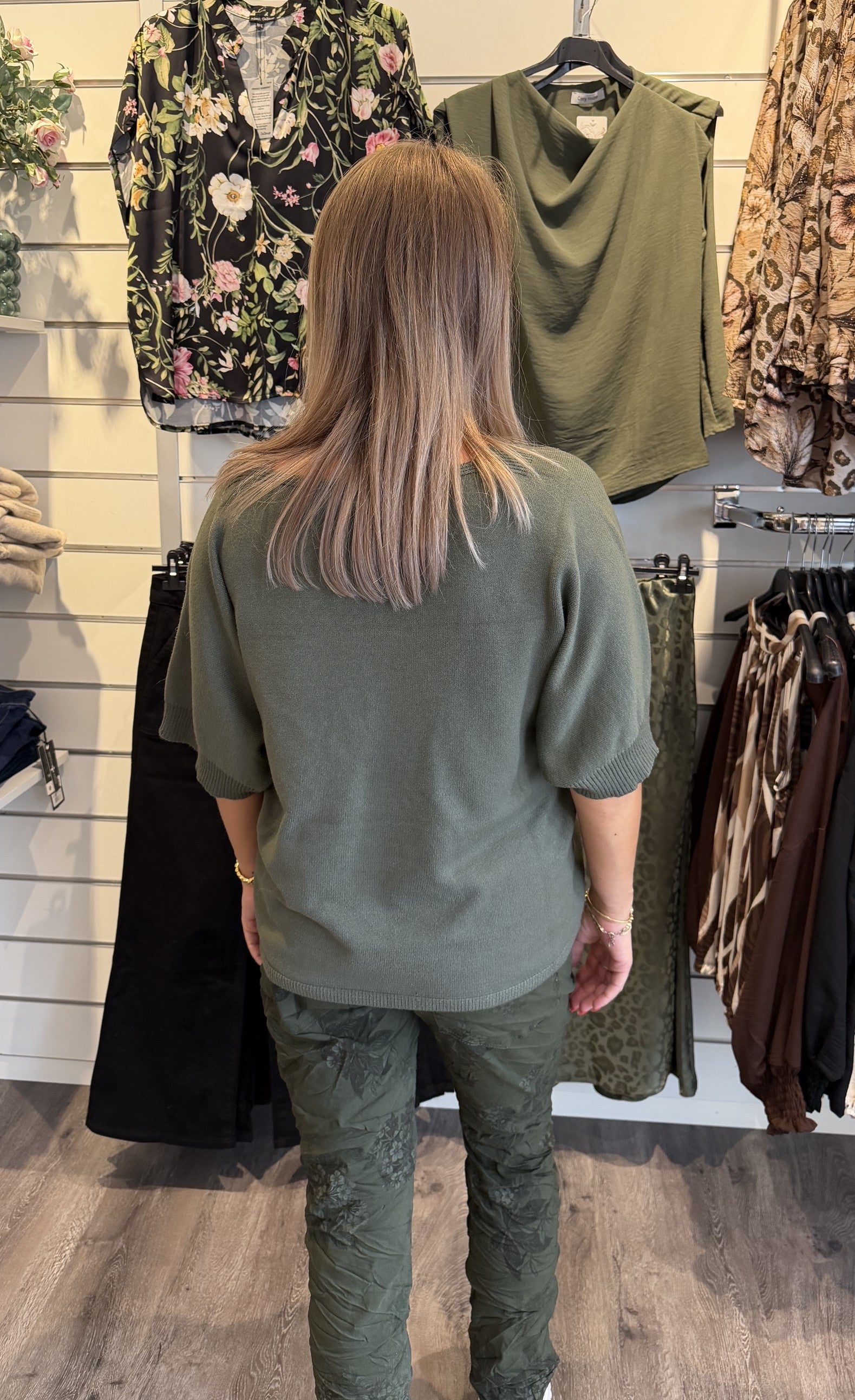 Inaya  v-ringad tröja Military