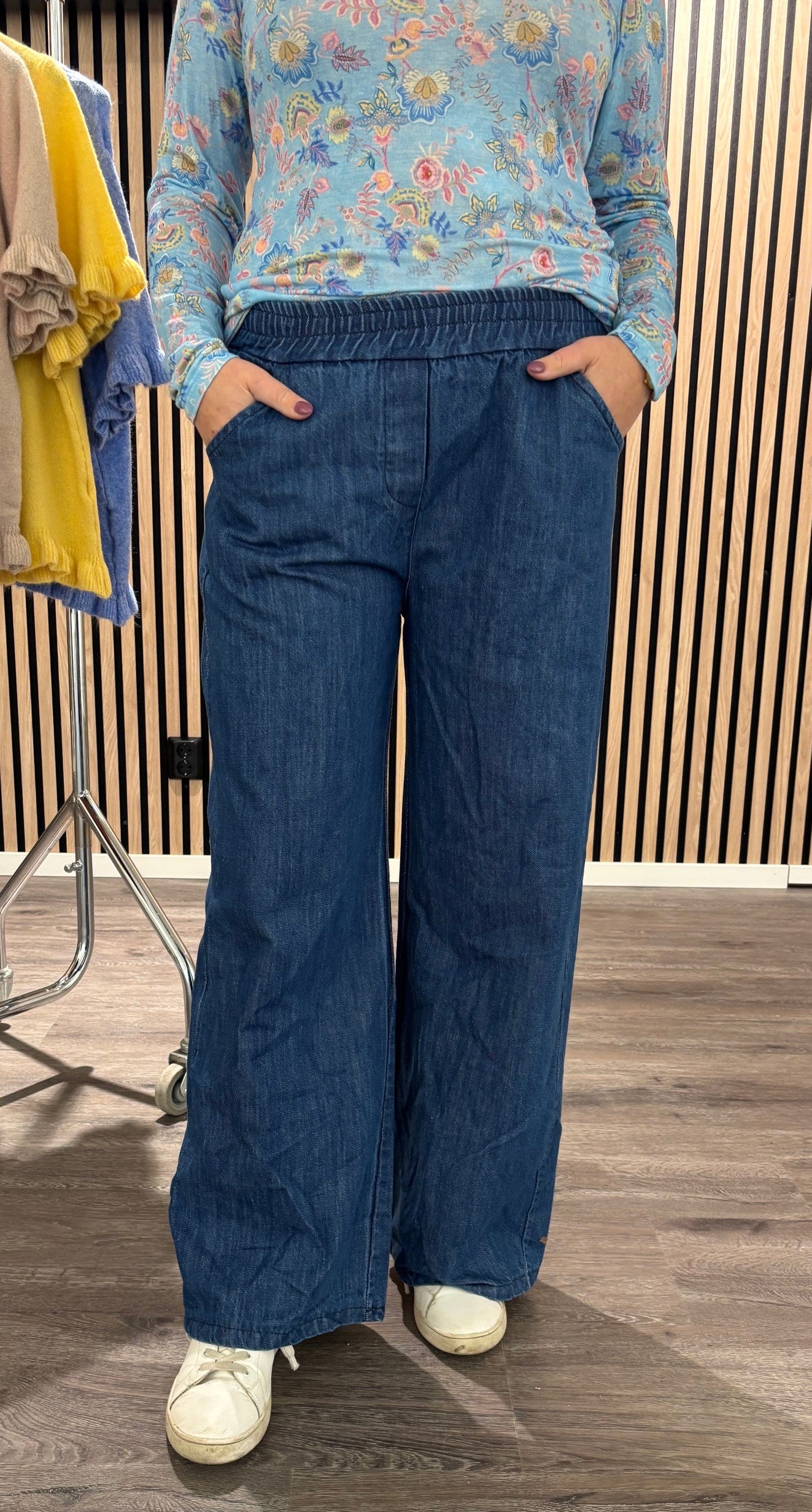 Kaisa - Jeans med resår - Mörk demin