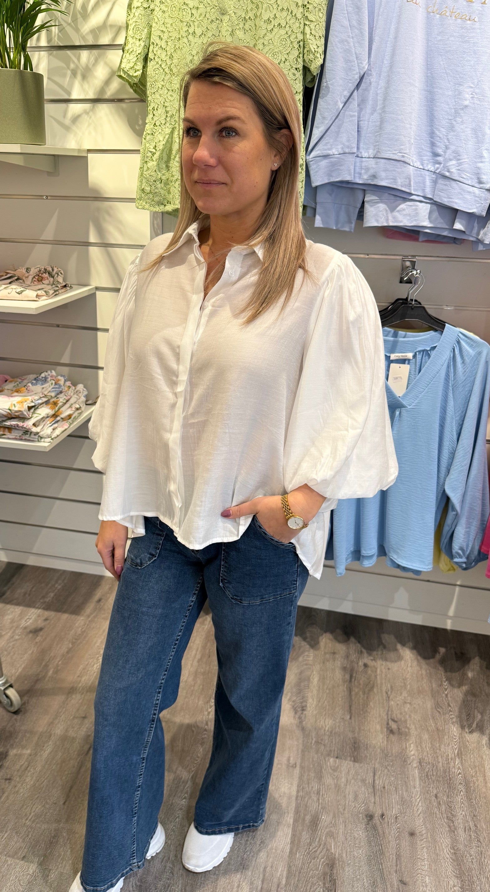 Kerstin - Blus med ballongarm - Vit