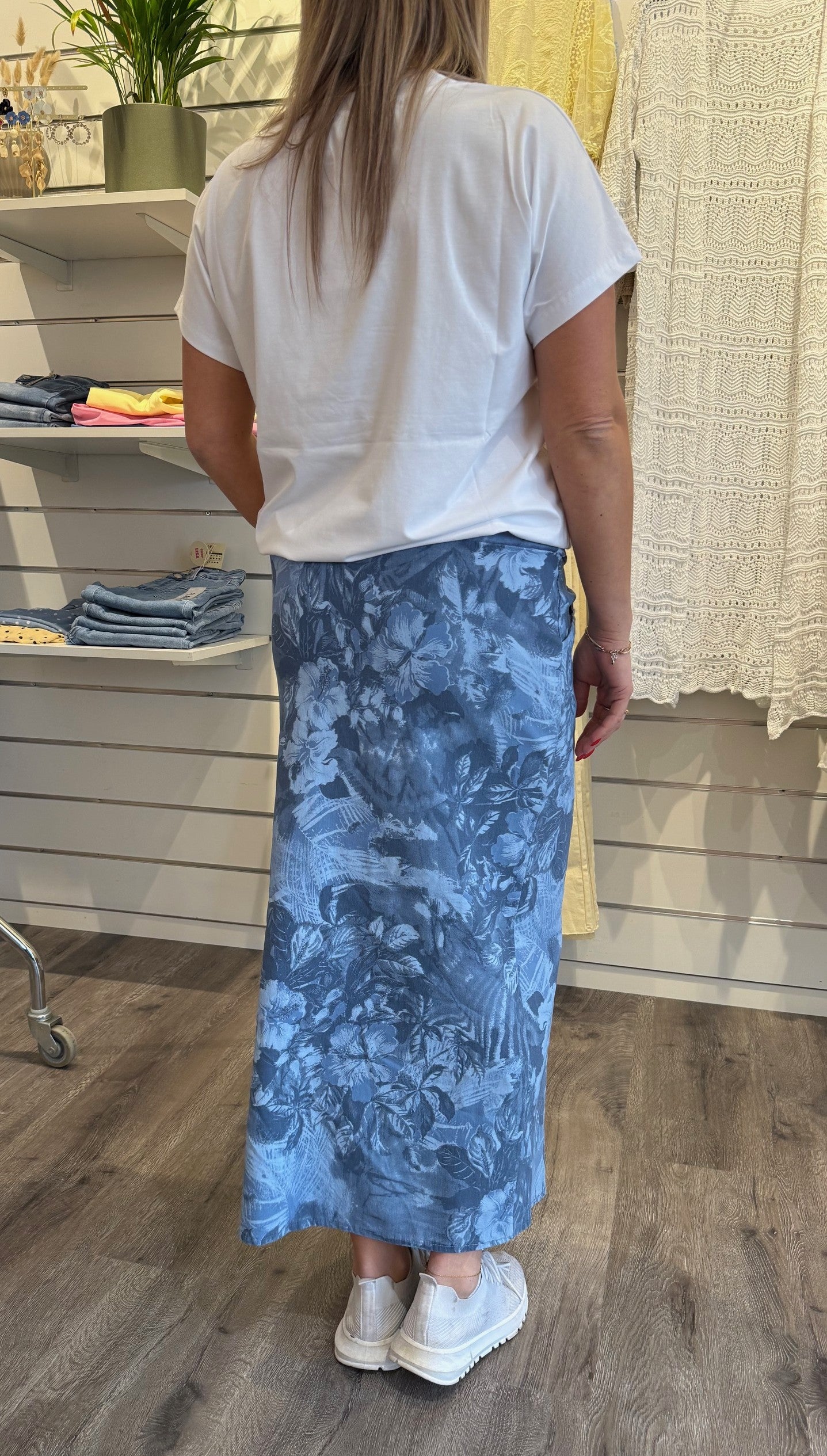 Madde - Kjol med knyt - Bladmönster - Denim