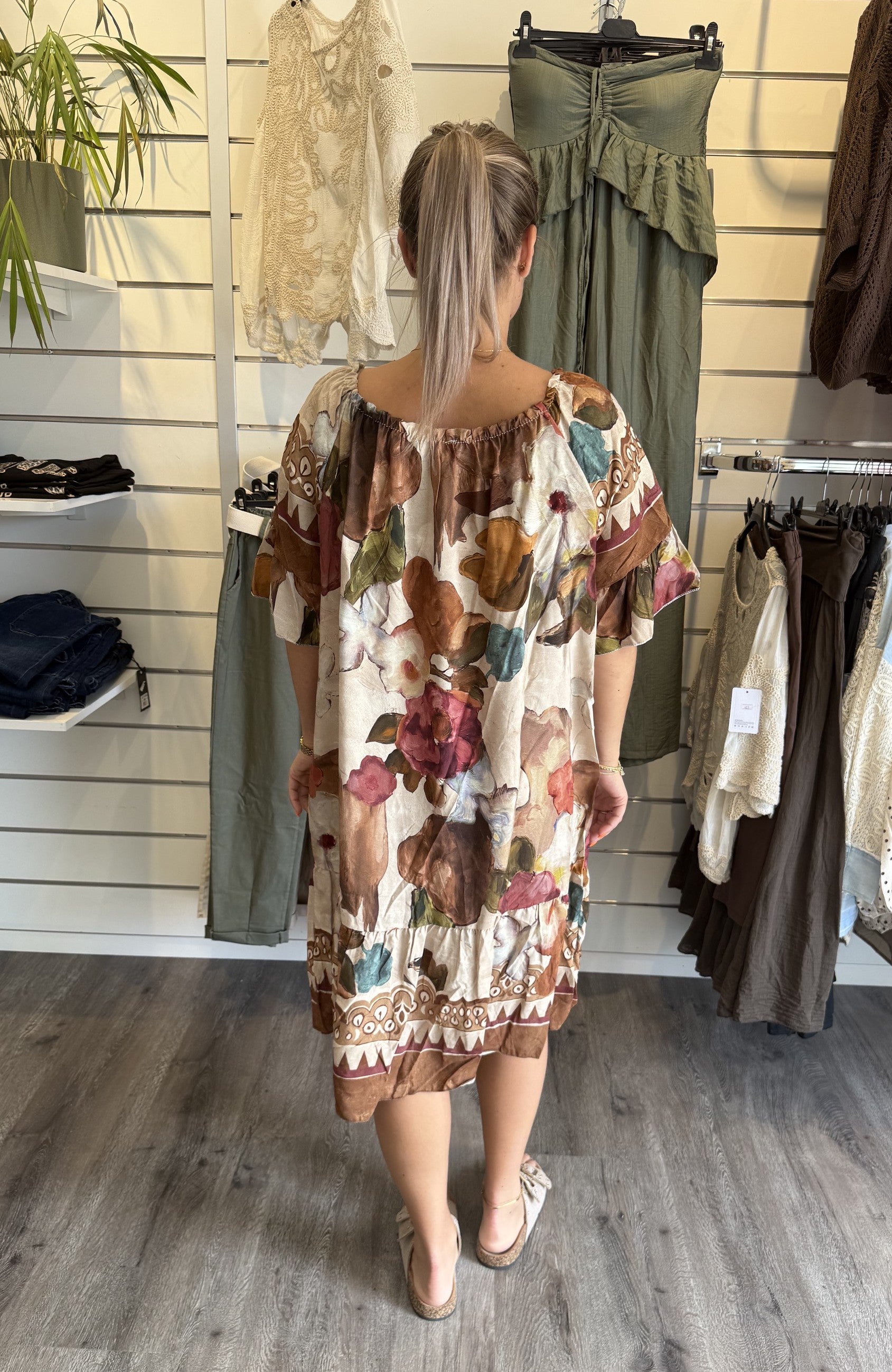 Laura Klänning Mönster Beige