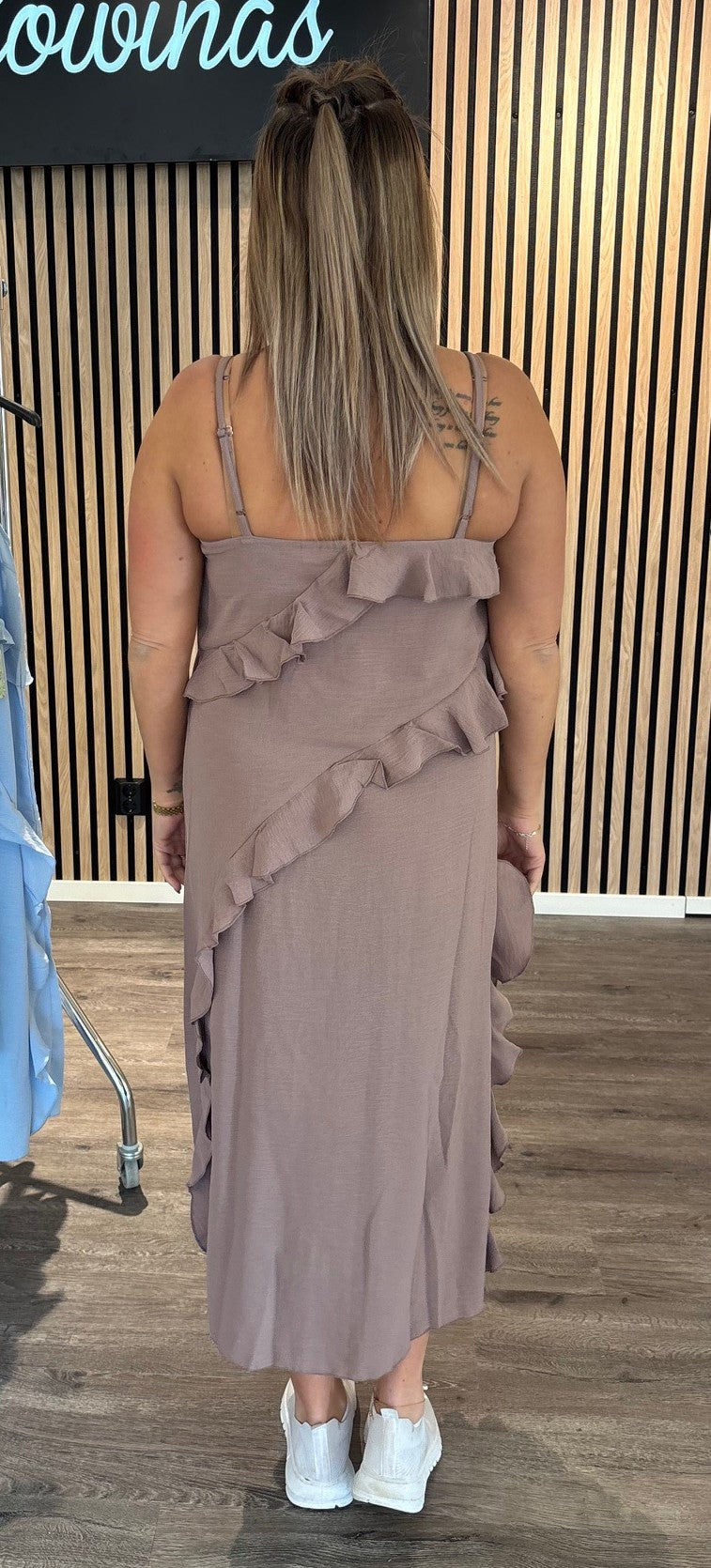 STLilian - Klänning - Volang - Taupe