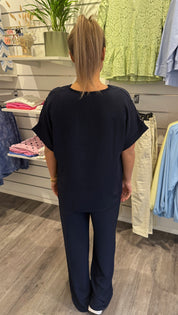 Lilly - V-ringad topp - Navy