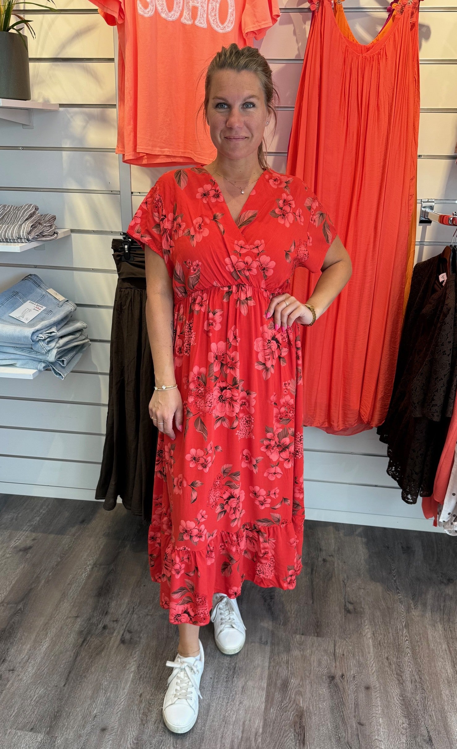 Lizette Klänning Blommor Röd