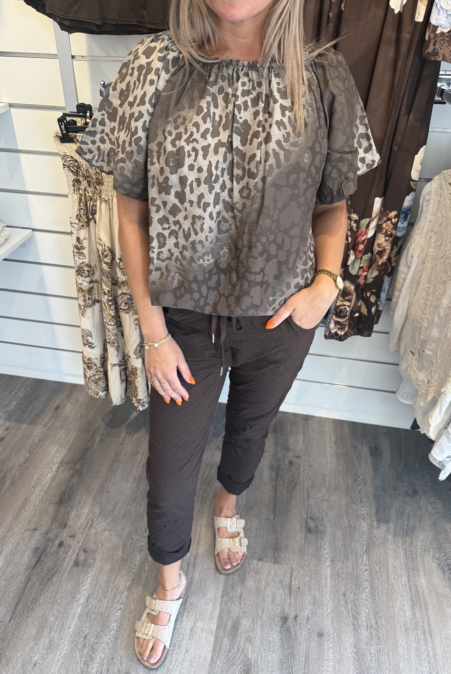 Luciana Topp 26136 Leo Choco
