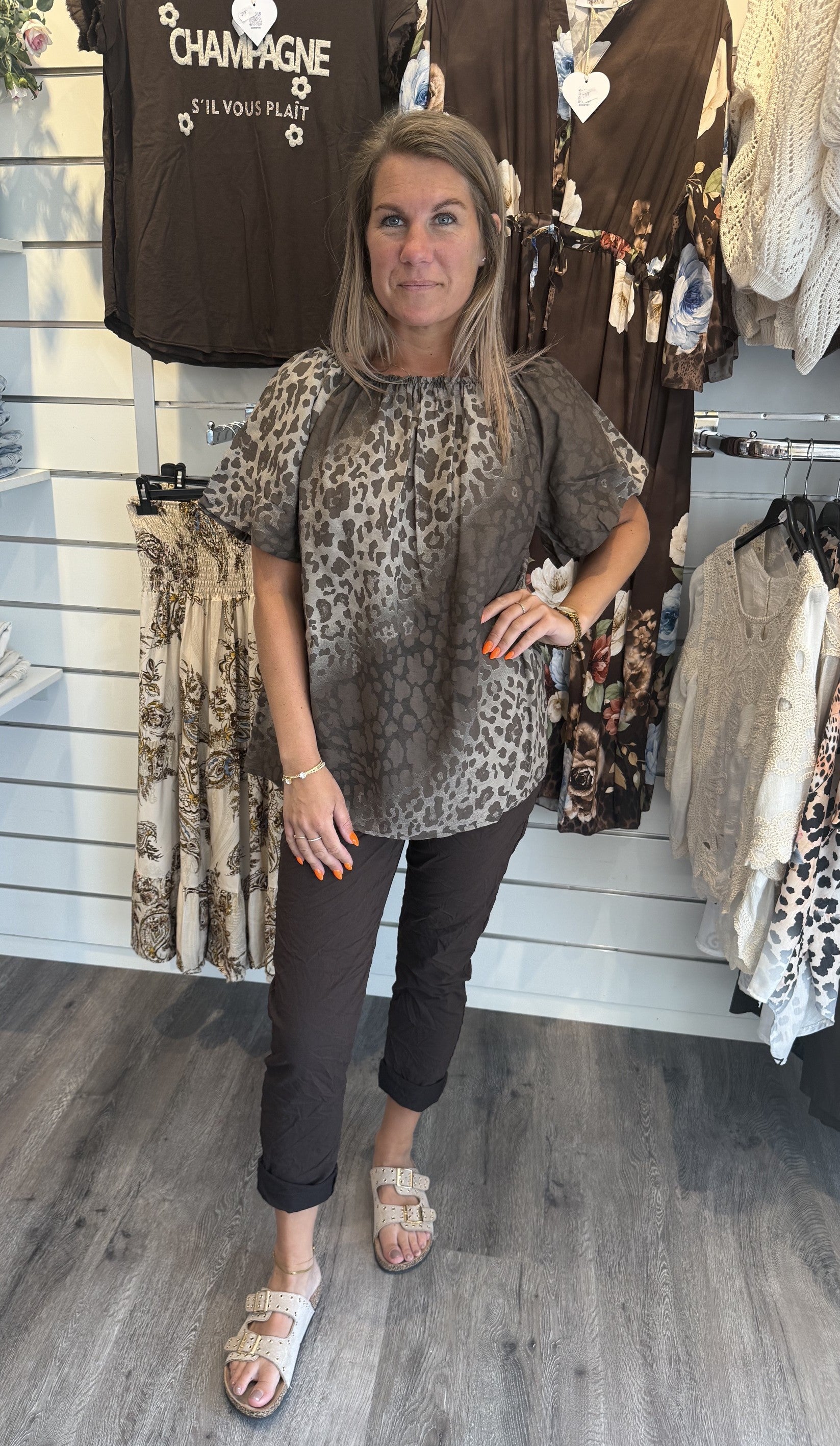 Luciana Topp 26136 Leo Choco