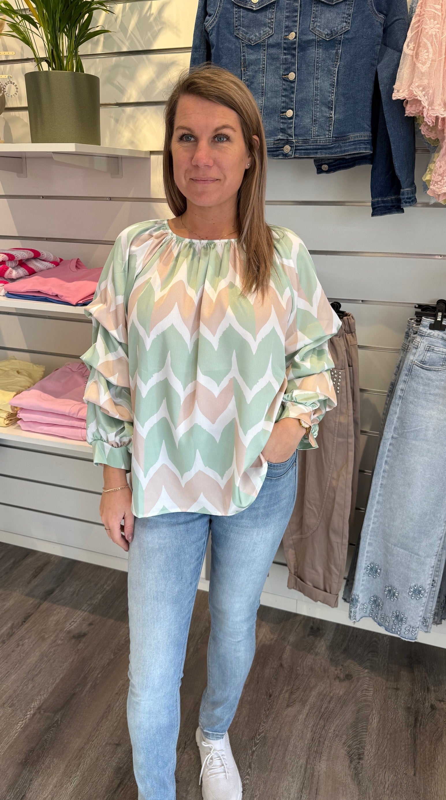 Lyanna - Blus med volang - Mint