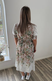Lydia Klänning Blommig Ljus Khaki