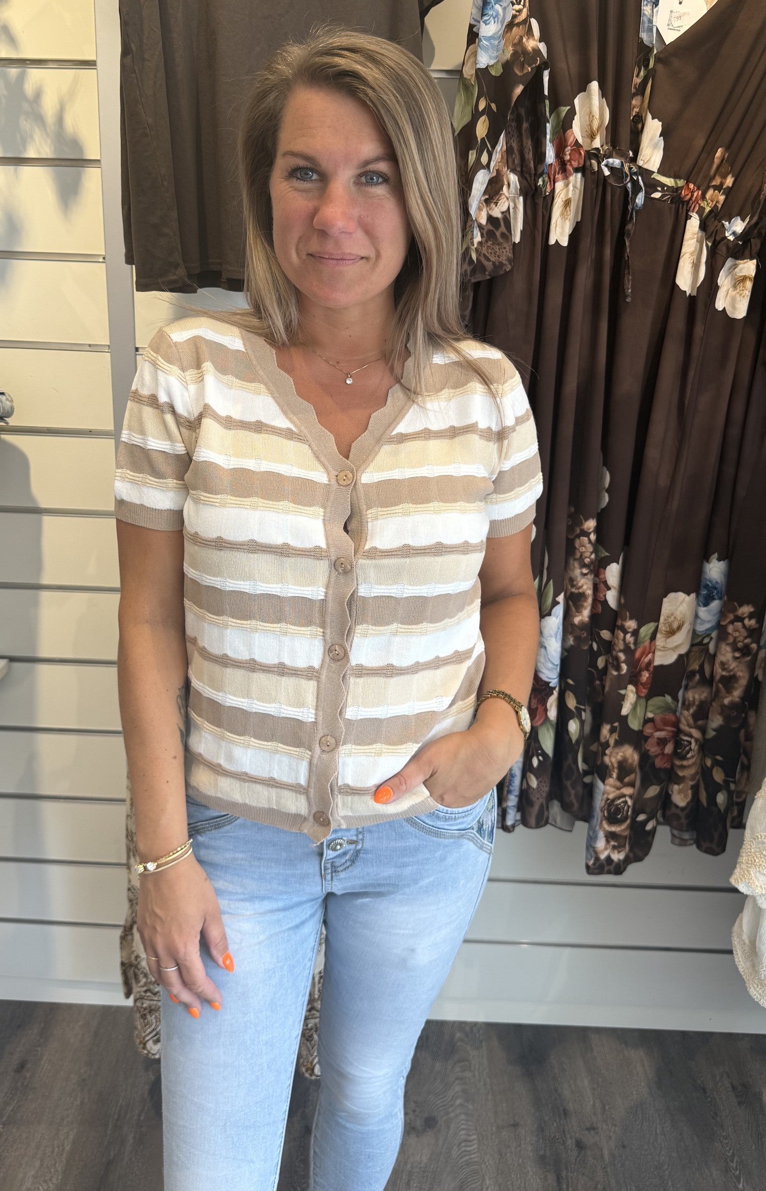 Mandy Stickad topp  Beige