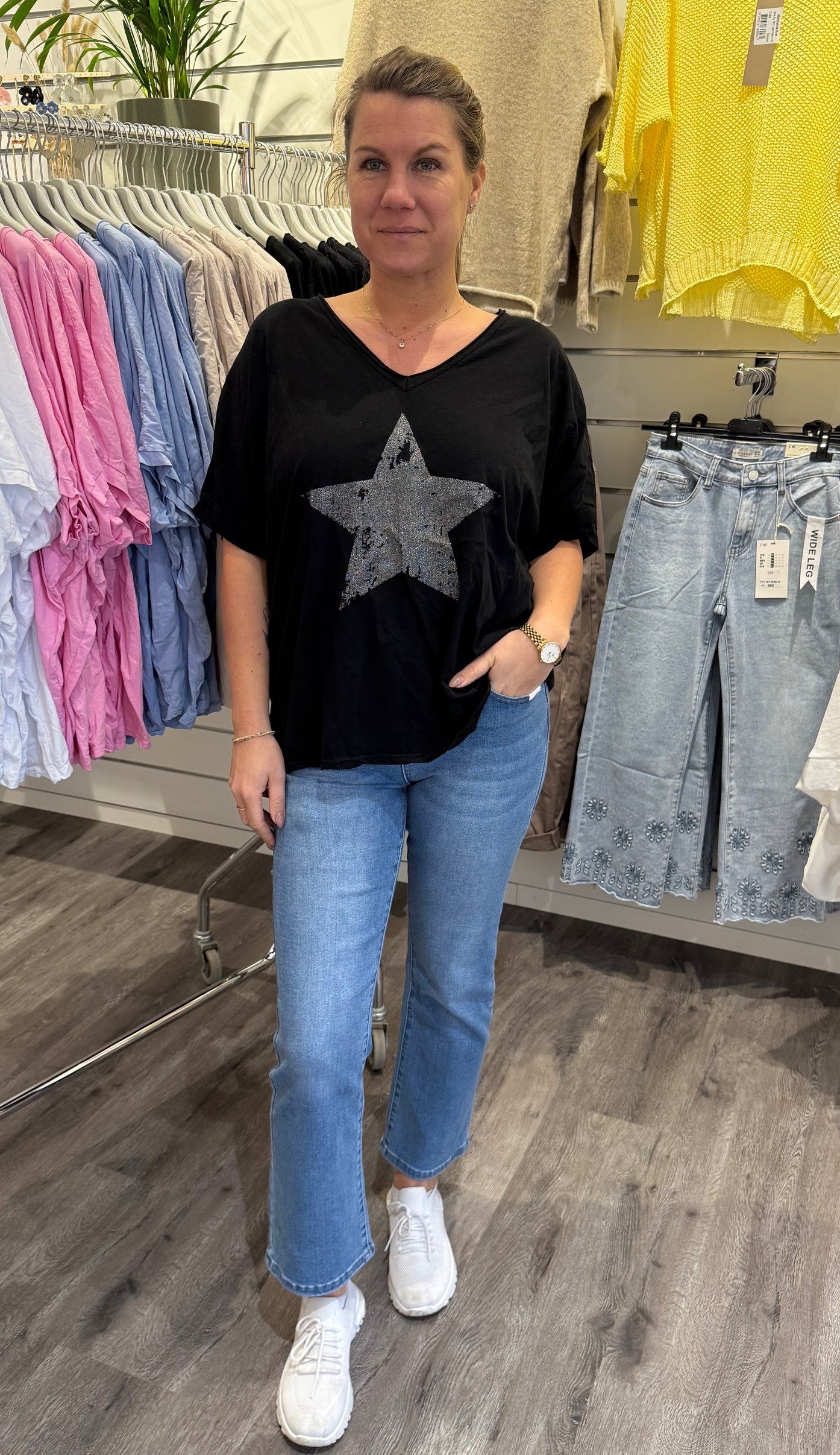 Maja- Tshirt - Stjärna - Svart
