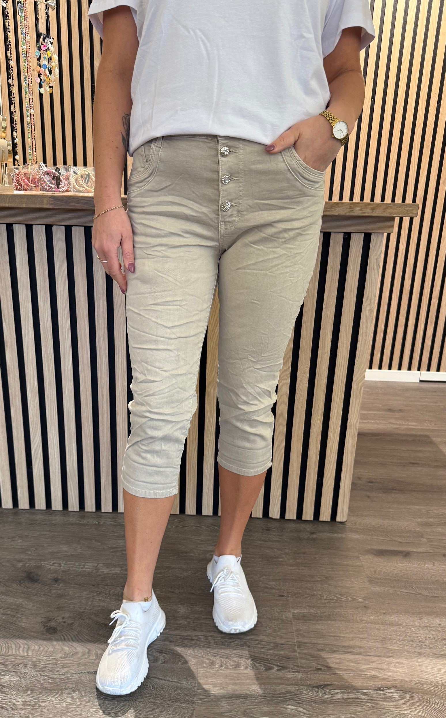 Mila - Trekvartsbyxor - Beige-