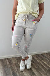Mirela magiska byxor Beige