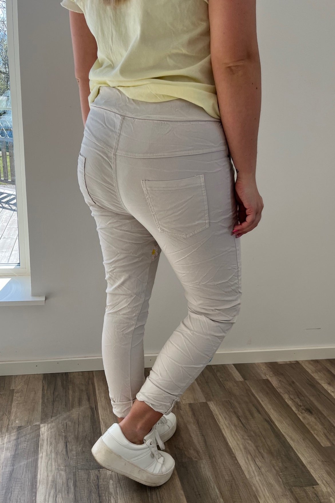 Mirelabeige2.jpg