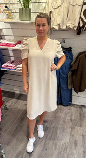 Molly- Klänning med puffärm- Beige