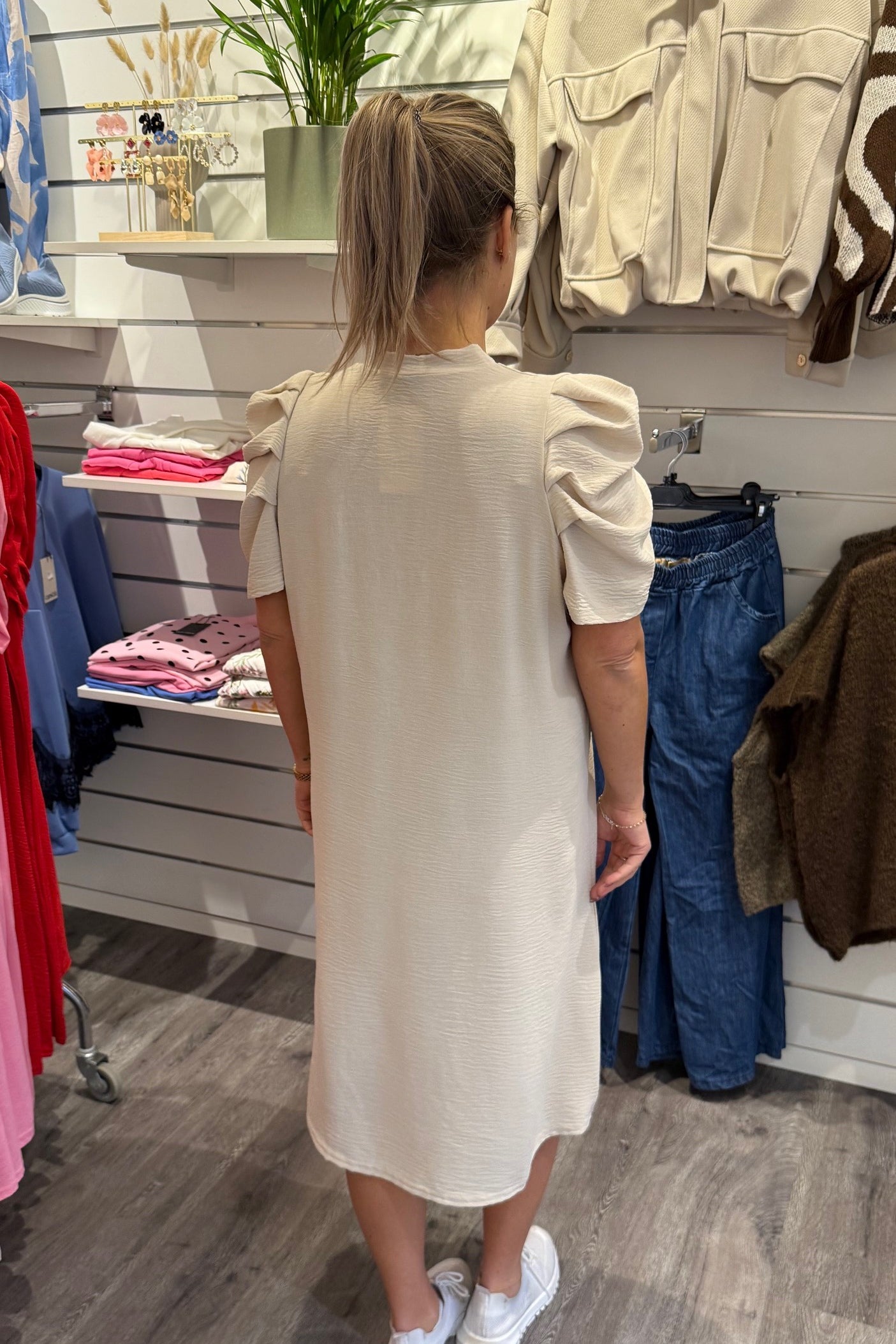 Mollybeige3.jpg