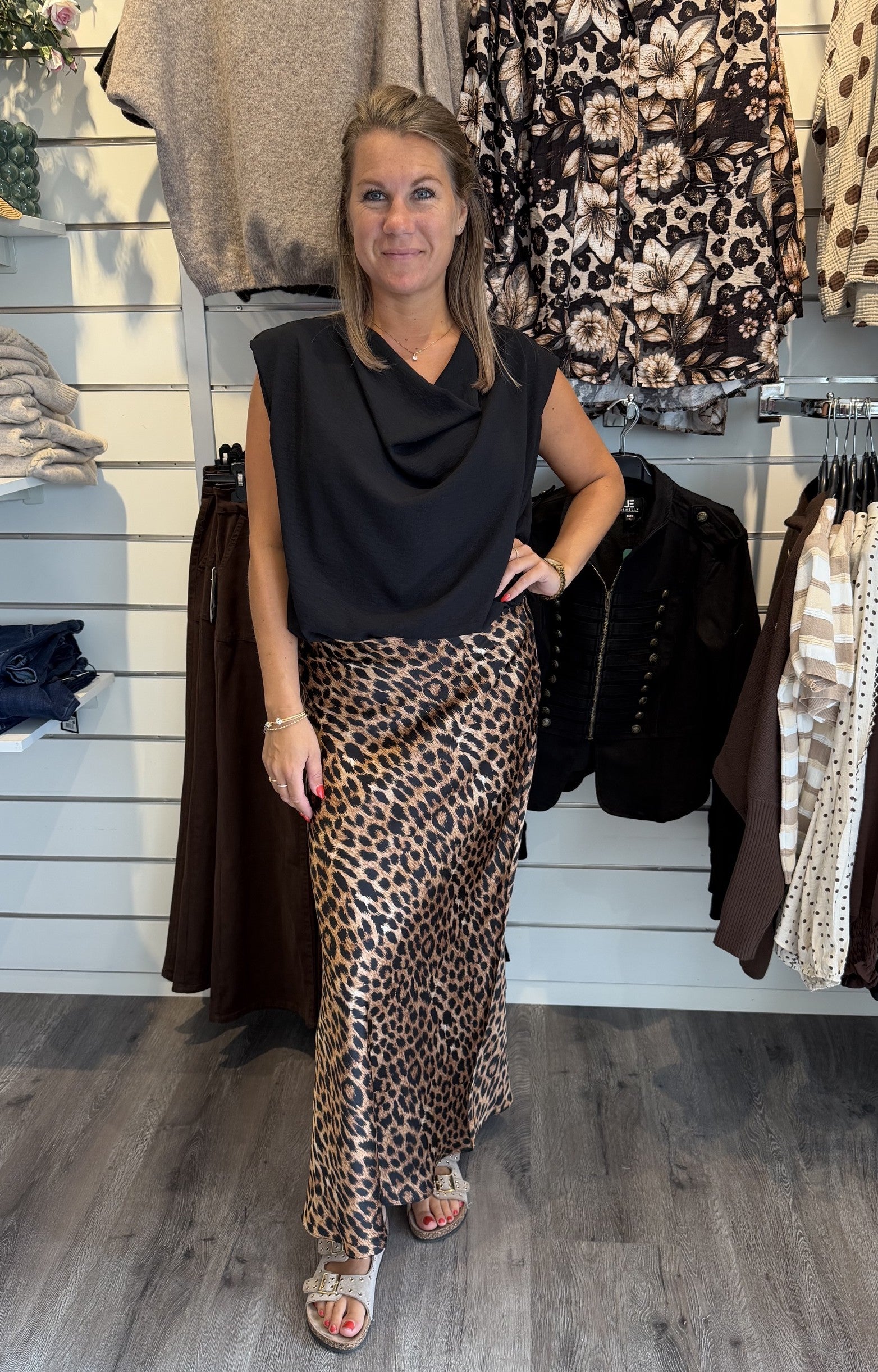Nelly Satinkjol Leopard Svart/Brun
