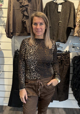 Trina Meshtopp leo  Choco