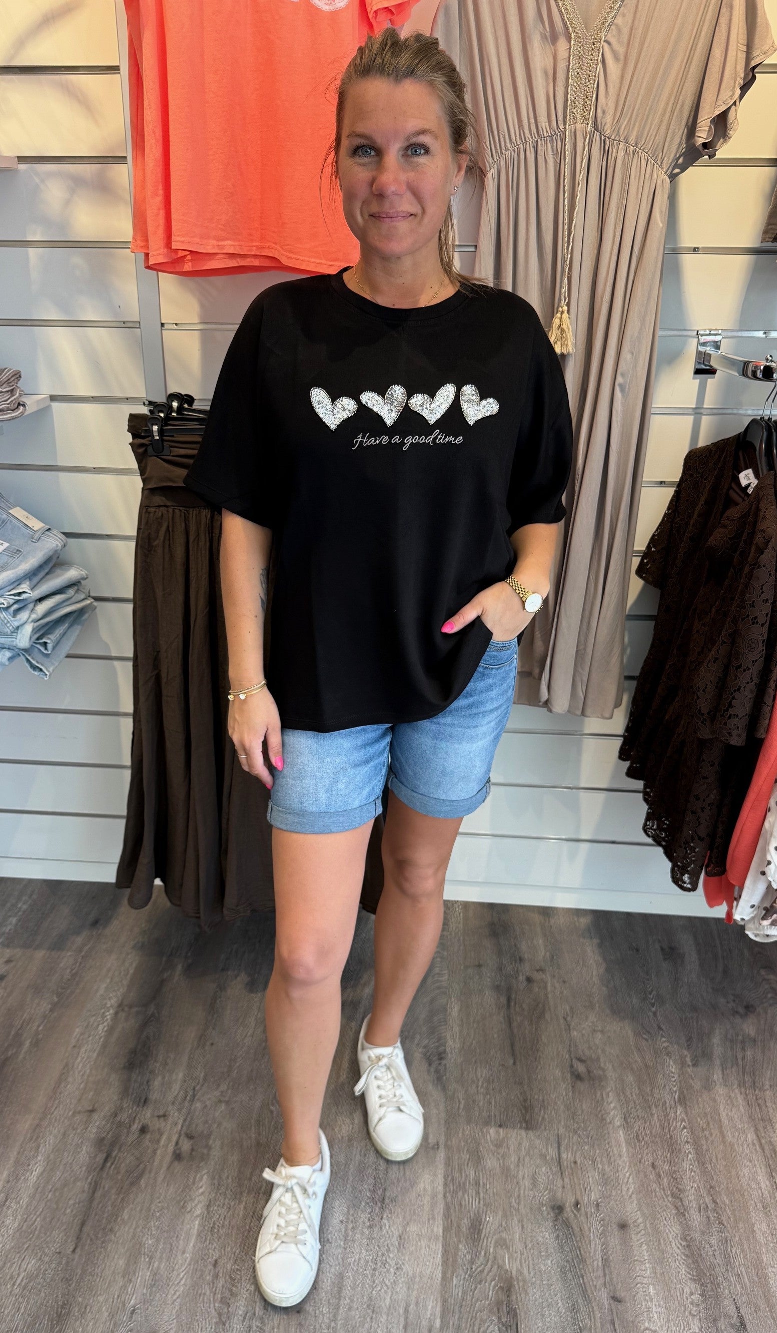 Trine T-shirt Hjärtan Svart