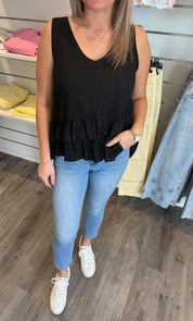 Vicky - Linntopp med volang - Svart- Nyhet