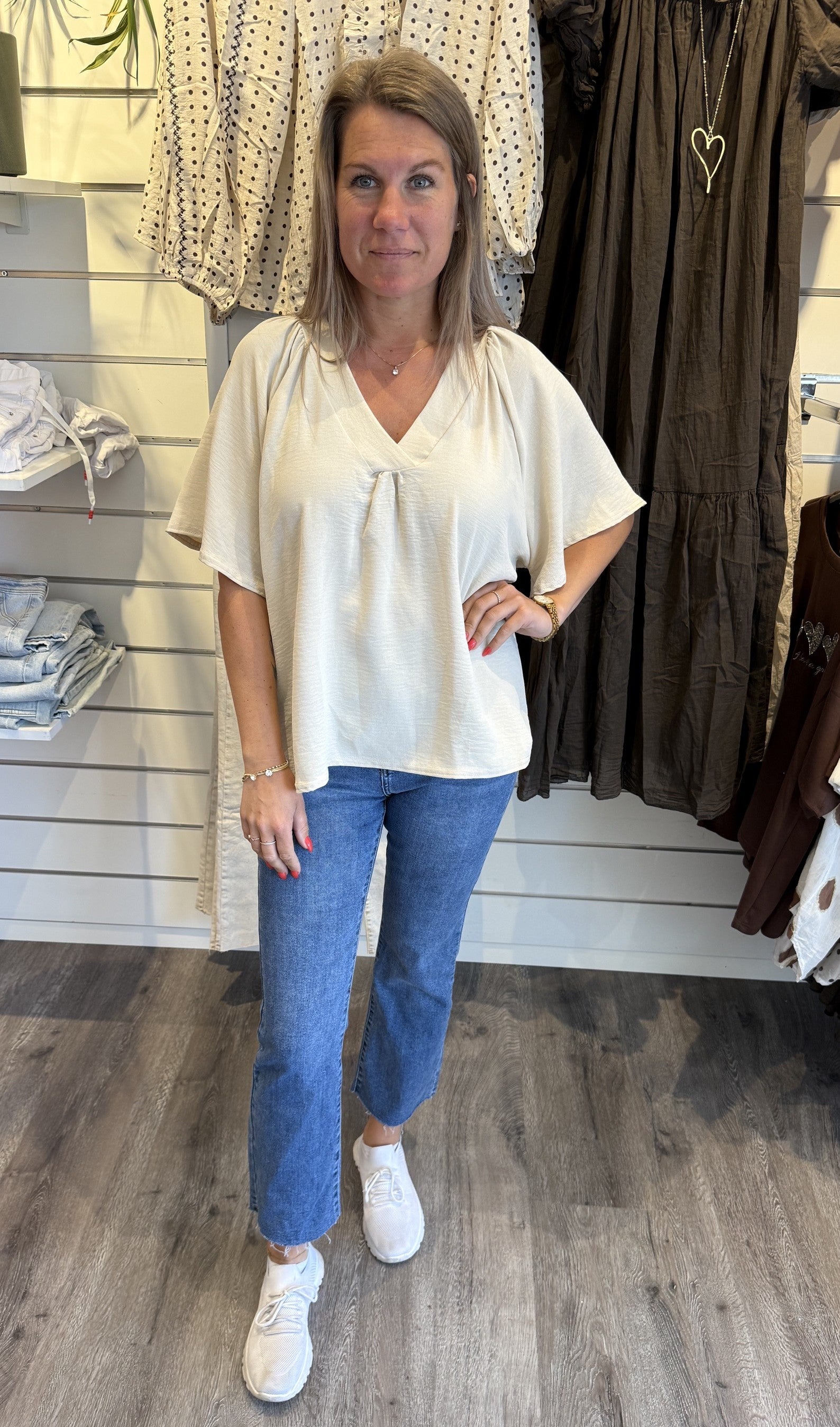 Wilma V-ringad topp Beige